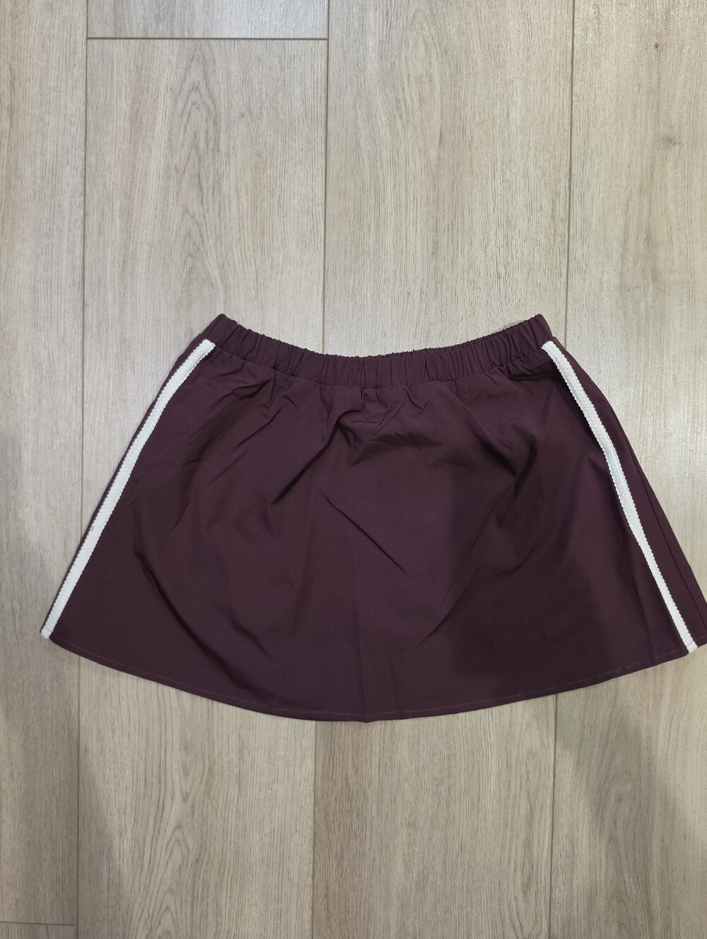 By Together Burgundy Side Stripe Athletic Skort Mini Skirt Size Small